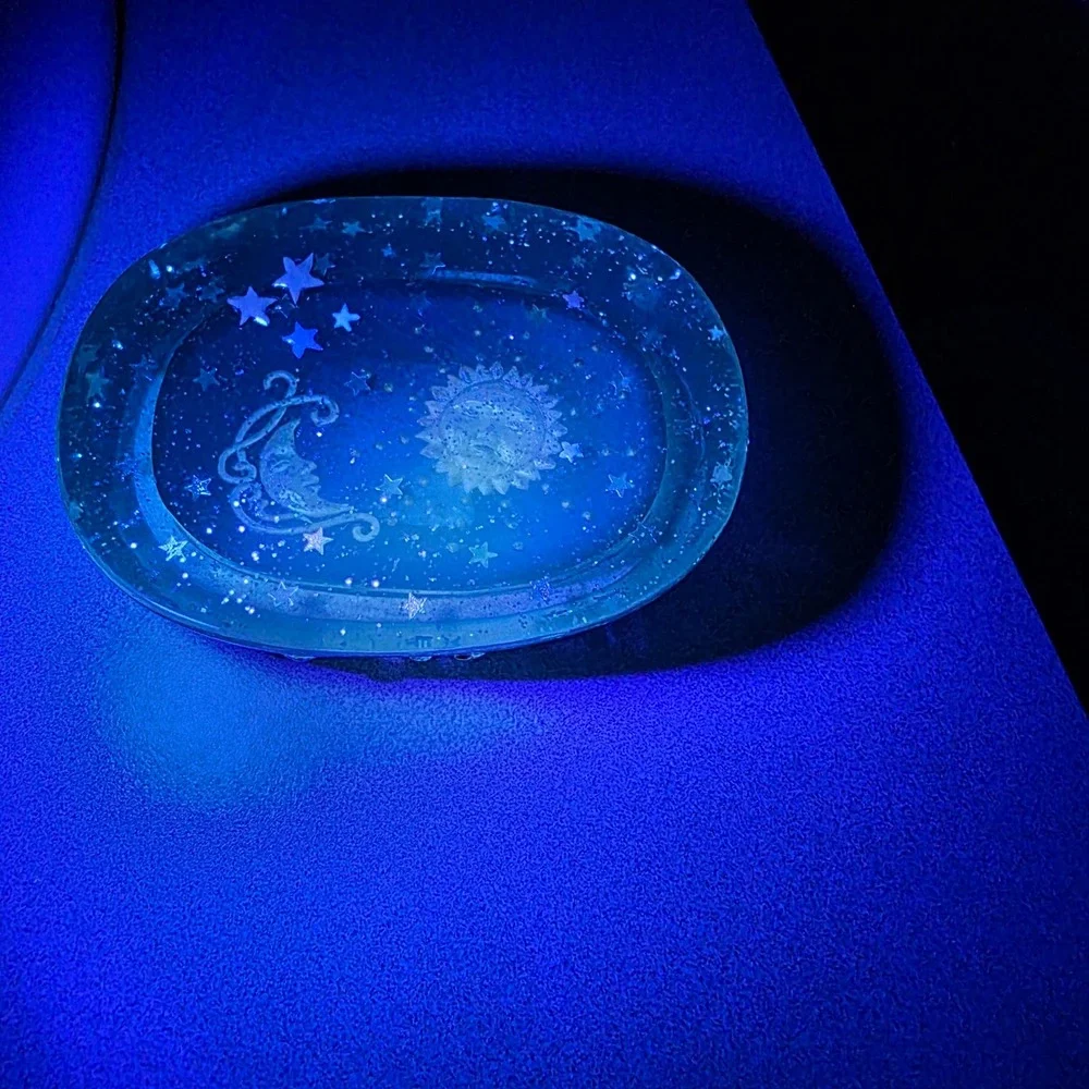 Vtg 2001 Allure Celestial Sun Moon Stars Resin Soap Dish Glows in Black Light